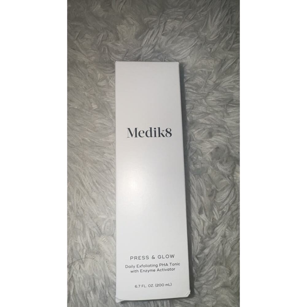 Medik8 Press & Glow Daily Exfoliating PHA Tonic 6.7 fl oz / 200 mL New - Picture 7 of 11